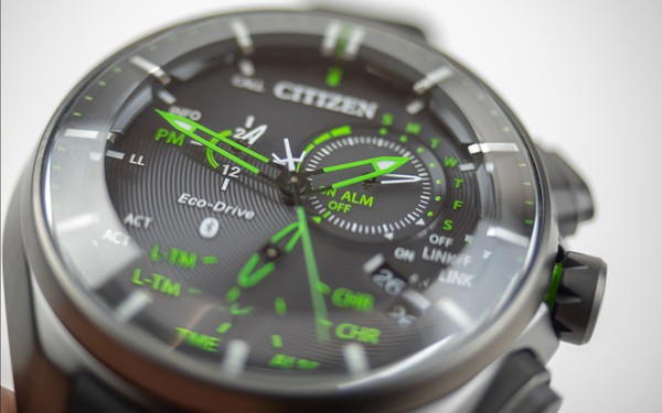 ASCII.jp：驚く軽さ! 光で発電するスマートウォッチ最新「エコ