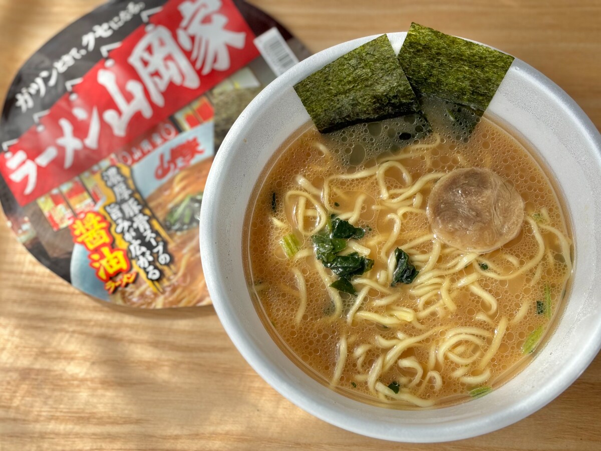 濃厚スープがガツンとクセになる！【日清】人気店監修のカップ麺が登場