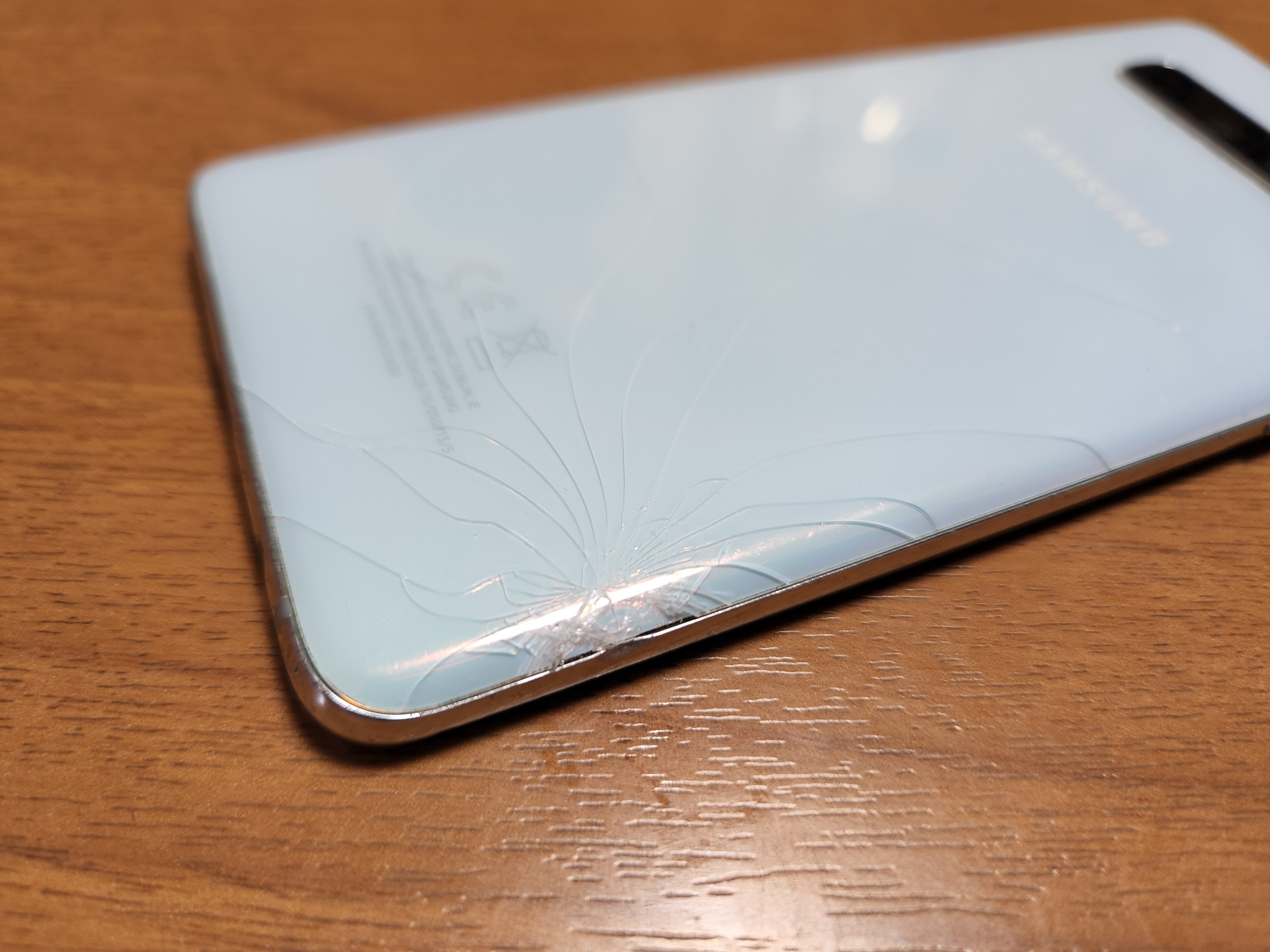 Galaxy S10 本体 ブルー 画面割れあり Galaxy S10 本体 ブルー 画面