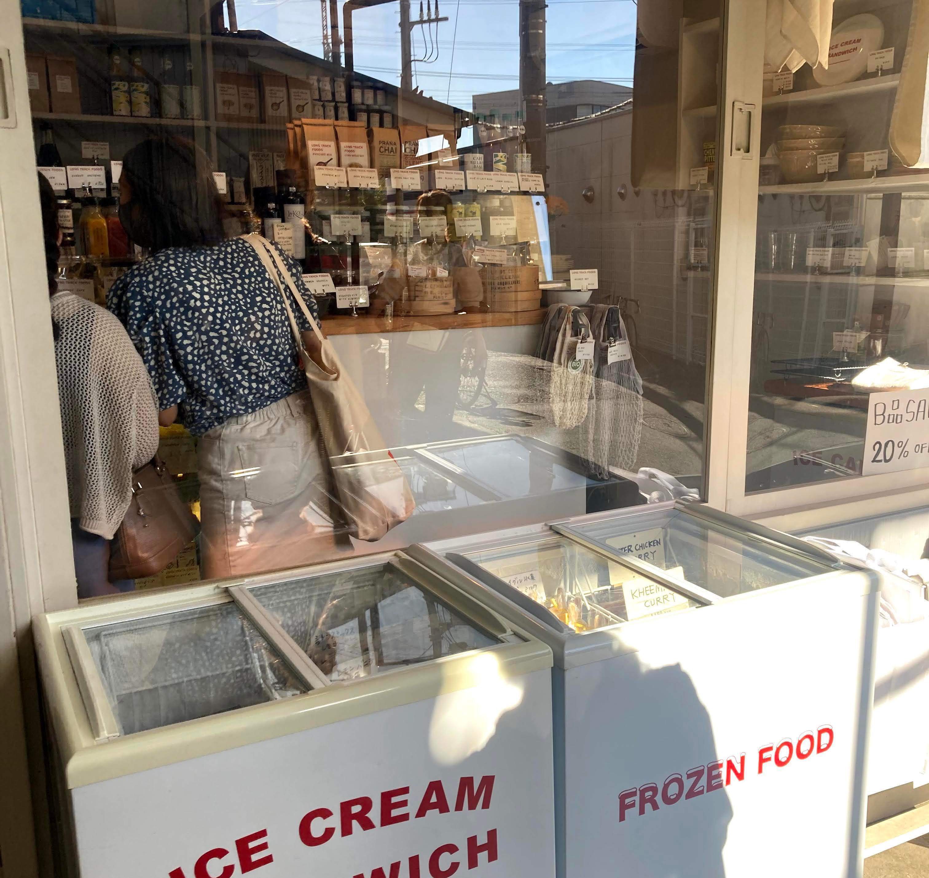 鎌倉に行くなら立ち寄りたい！LONG TRACK FOODSの『ASIA SAUCE（アジア