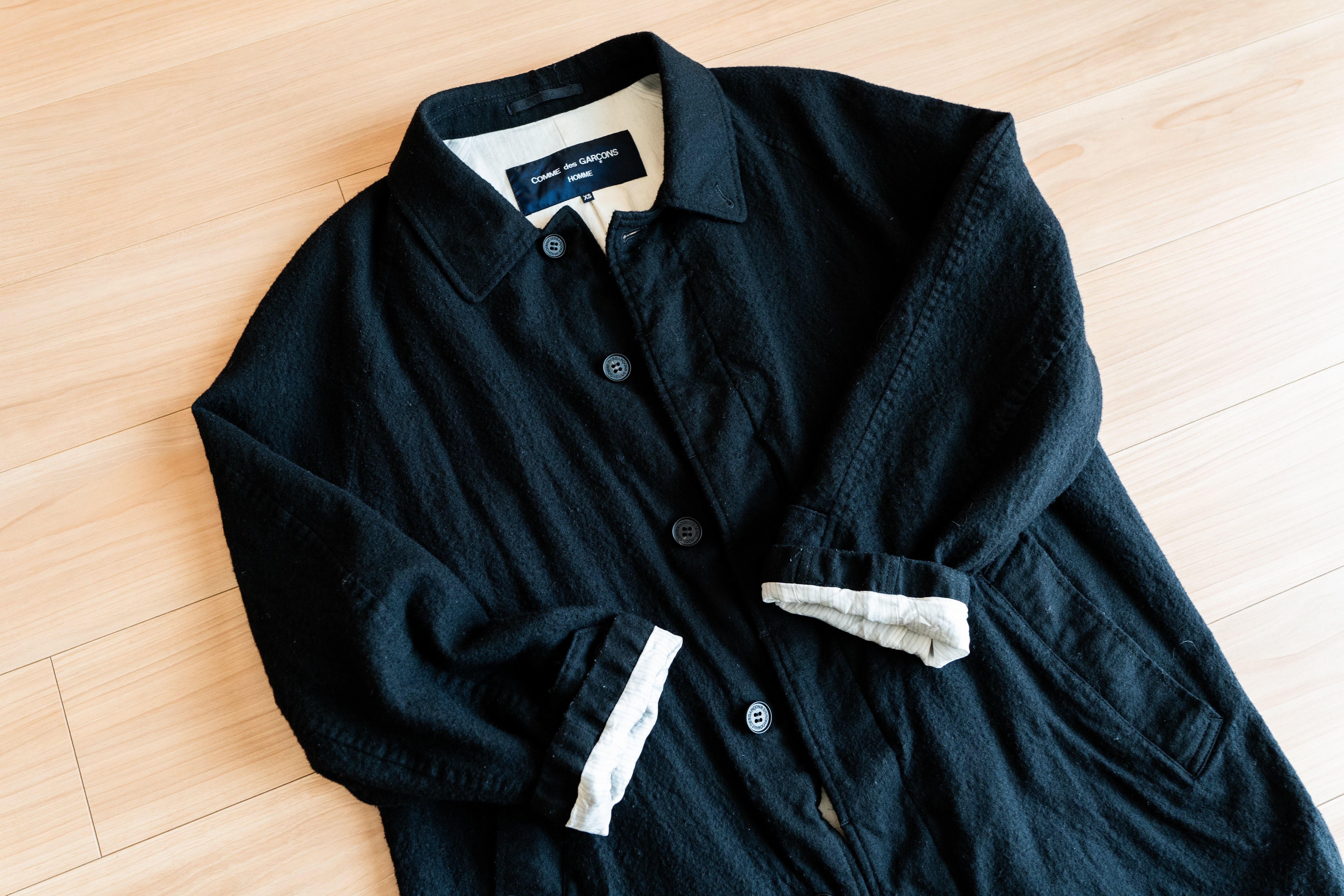 COMME des GARÇONS HOMMEのバルマカーンコート｜アキラ