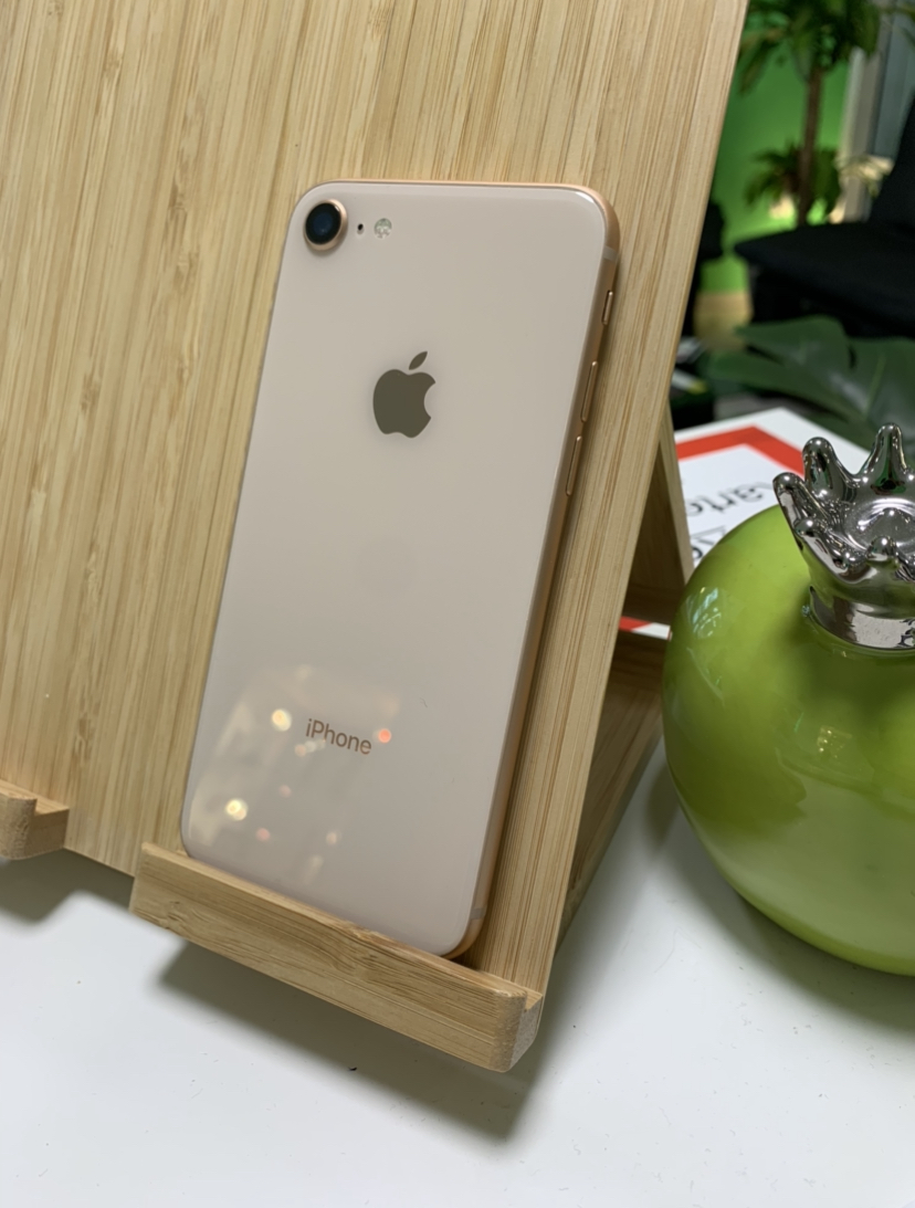 iPhone 8 – 64GB Rosegold (neuwertig) – Apfel Service