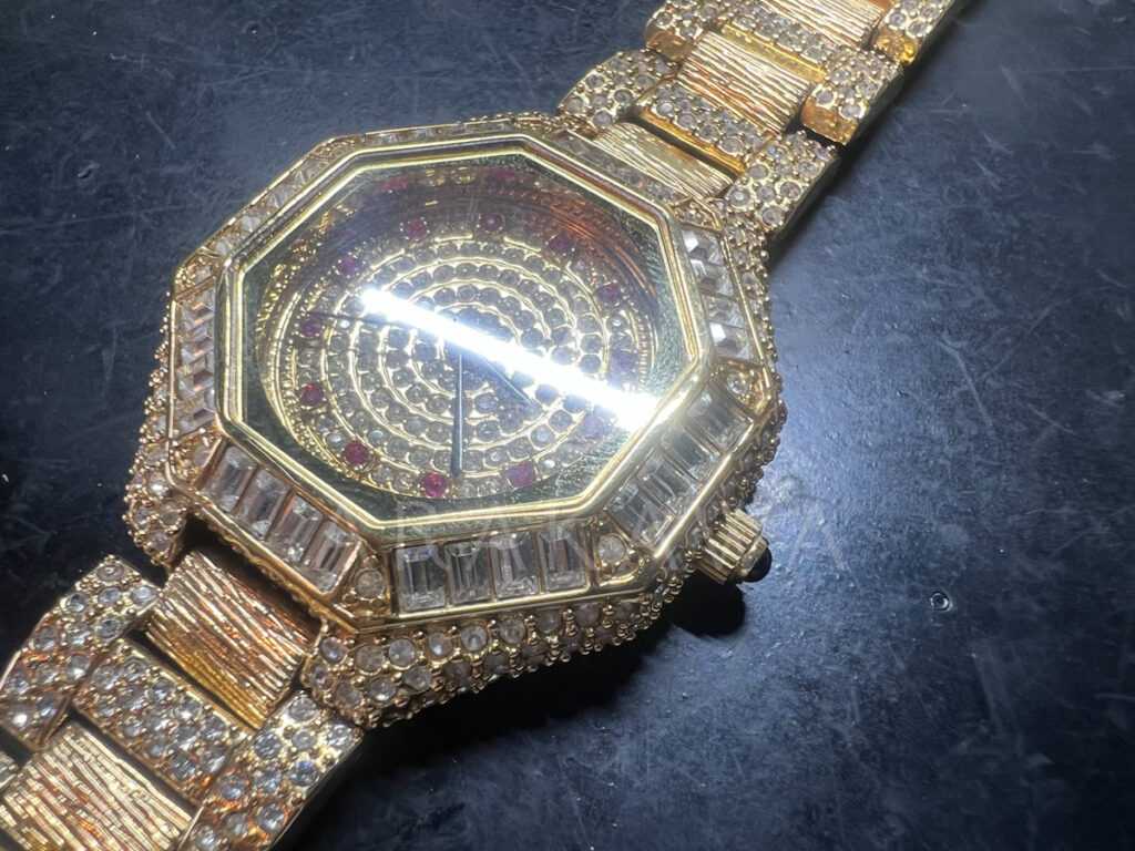 ✨超ド派手！Louis Lasserreの腕時計⌚💎 電池交換後に裏蓋が閉まら