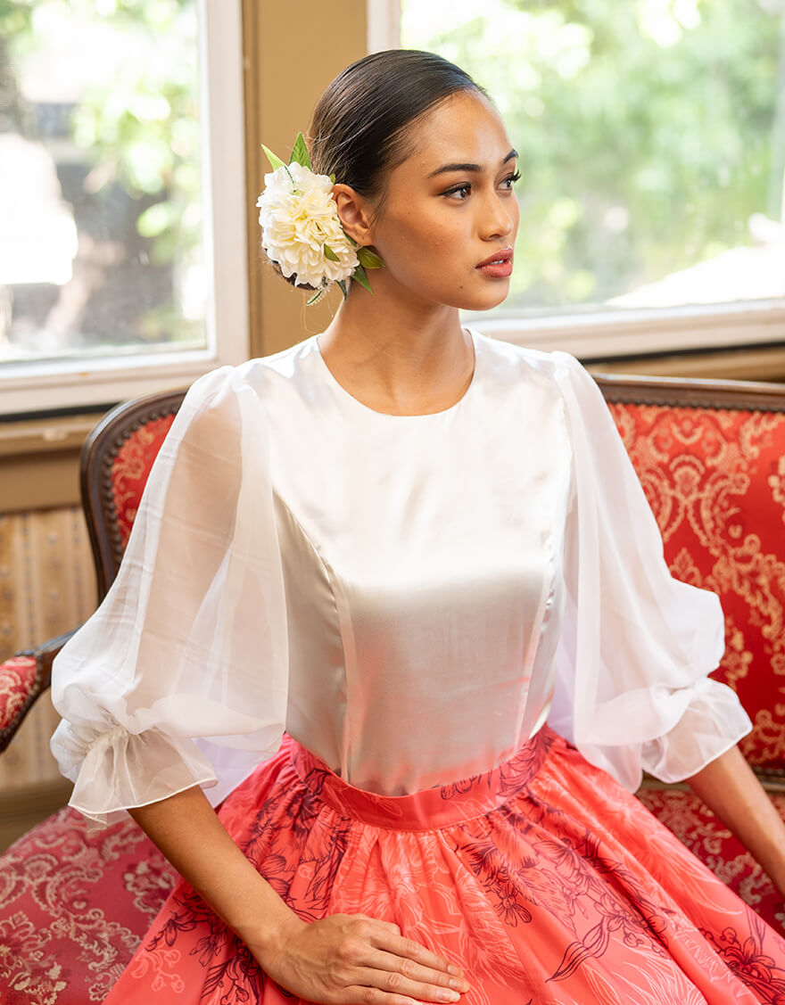 シフォンドレープスリーブブラウス（オフホワイト） – 【公式