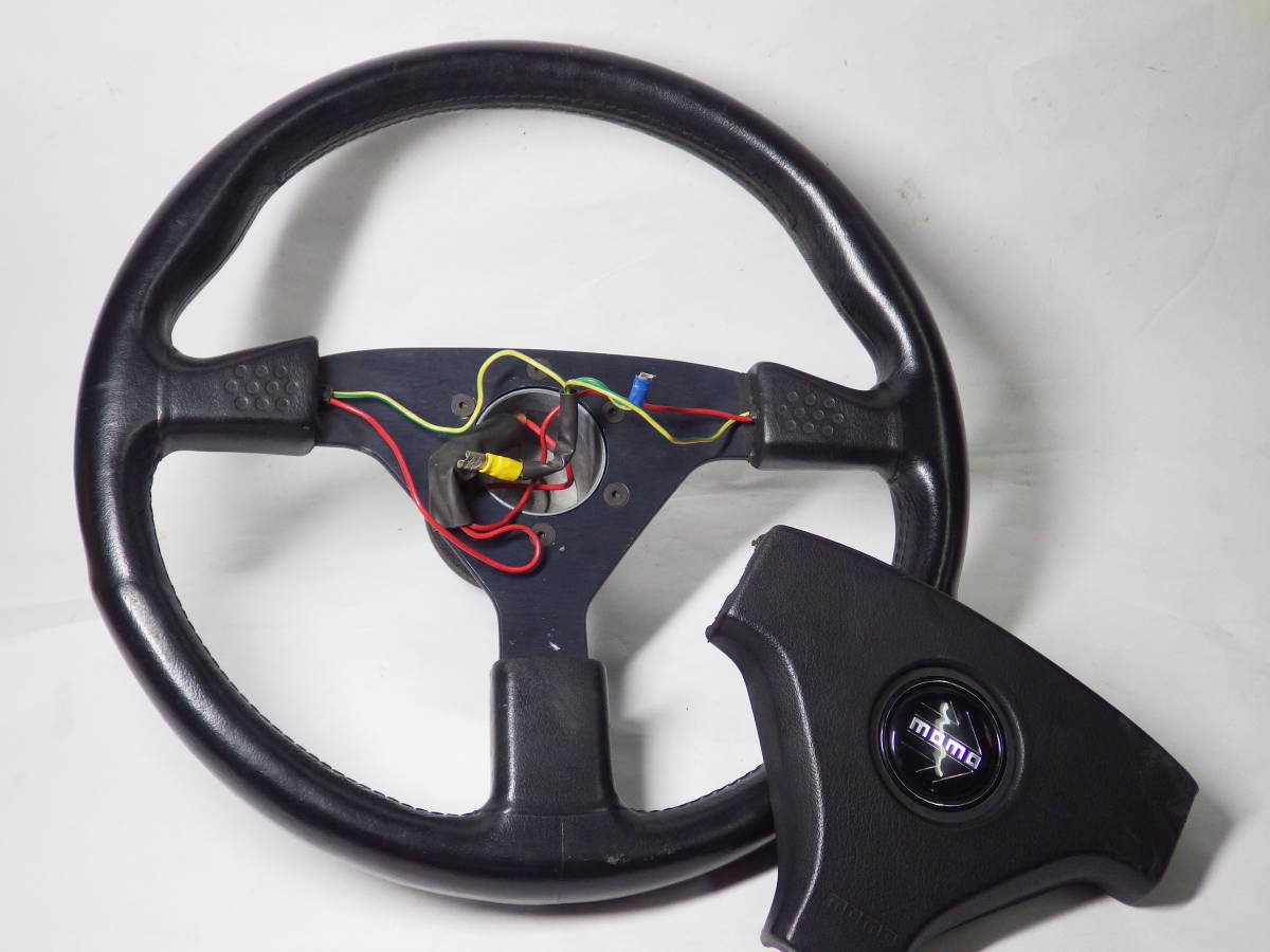 MOMO スタイル 革ステアリング Not Authentic