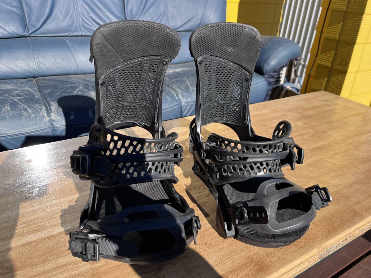 BURTON MALAVITA Mサイズ 黒