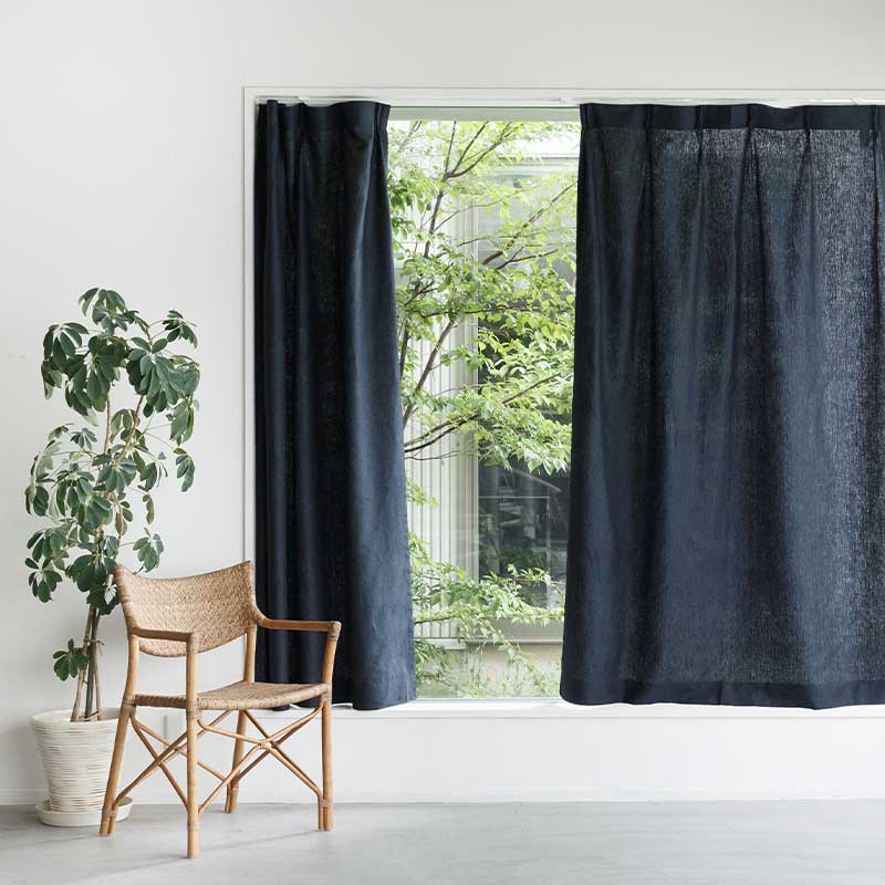 光沢のある既成サイズリネンカーテン [ネイビー Chintz] リネン100