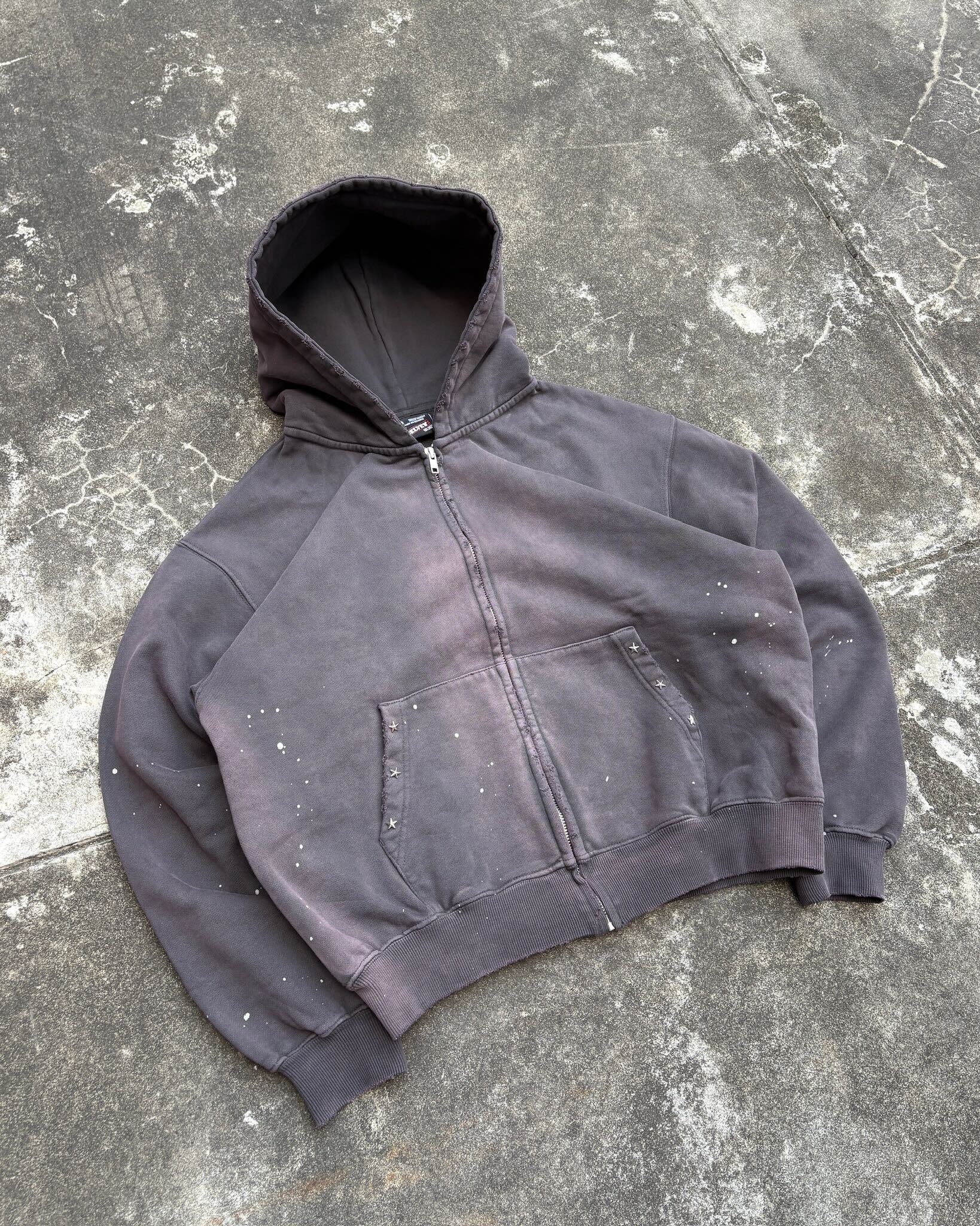 Distressed Pigment Zip Hoodie – BELVET