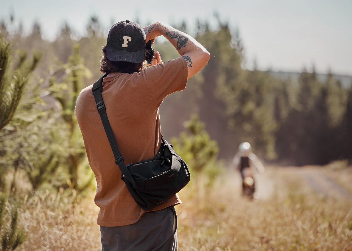 Venture Camera Sling 10L | 機材をさっと取り出せるカメラバッグ