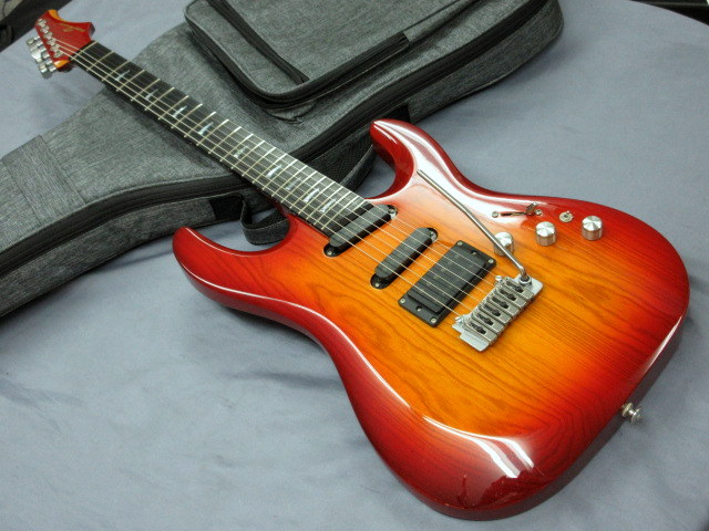 AKAI Project 1997 Nineteen Ninety Seven SG112 – 神戸ギターショップ