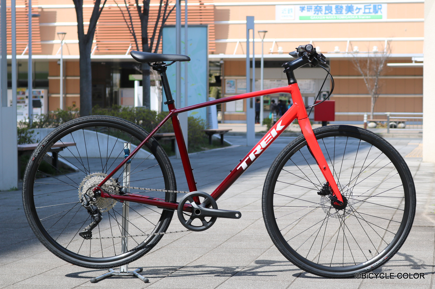 TREK クロスバイクFX3 Disc（2022年モデル）の入荷です！ ~RedのL