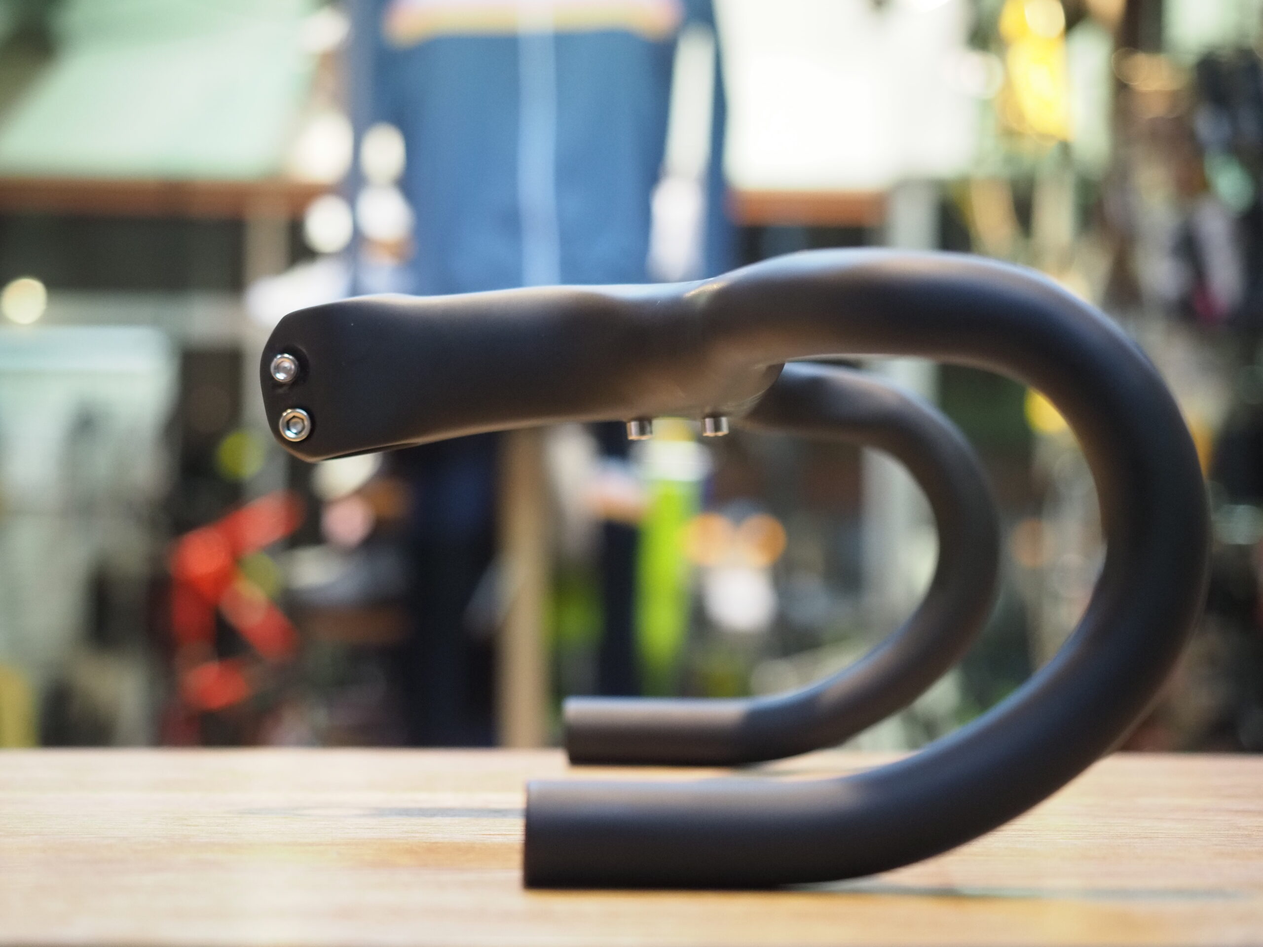 価格破壊】TNI 一体型カーボンハンドルバー | BICYCLE LAND M-2