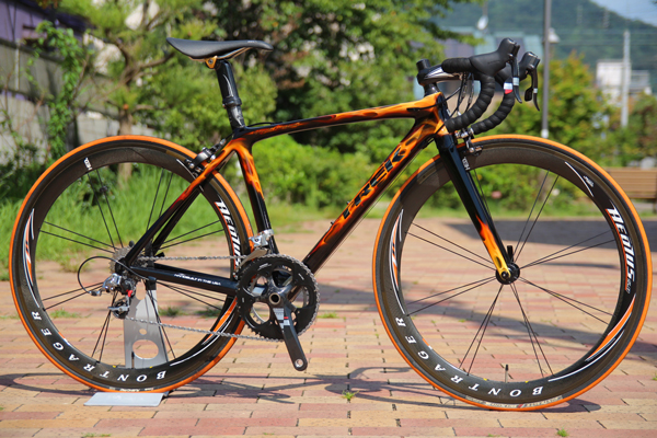 炎を纏いしレーシングファイター TREK（トレック）madone 6.9PRO