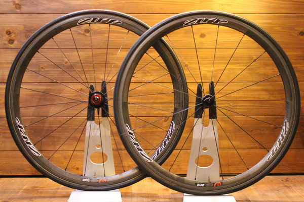 空力性能を持ち合わせた軽量ホイール ZIPP 202 シマノ11S カーボン