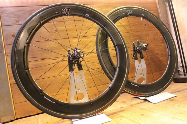 真っ黒なのに輝くセンス！】3T メルキュリオ MERCURIO 60 LTD カーボン