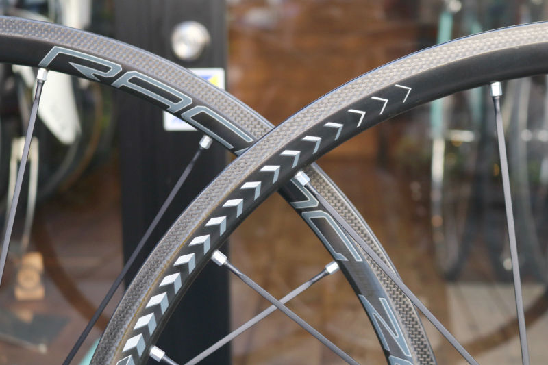 軽量1370g！フルクラム Fulcrum レーシングゼロ カーボン Racing ZERO