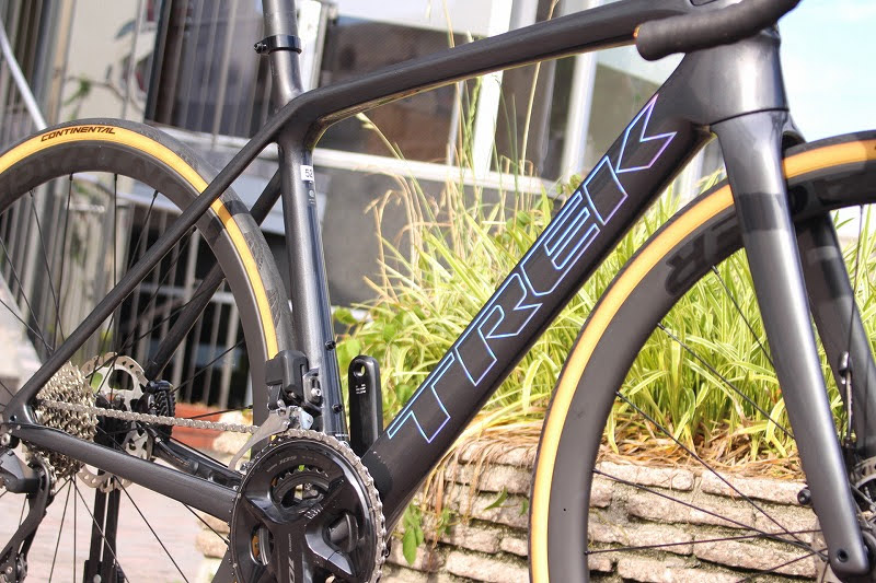 TREK EMONDA SL6 DISC カーボン ロードバイク 買取入荷！