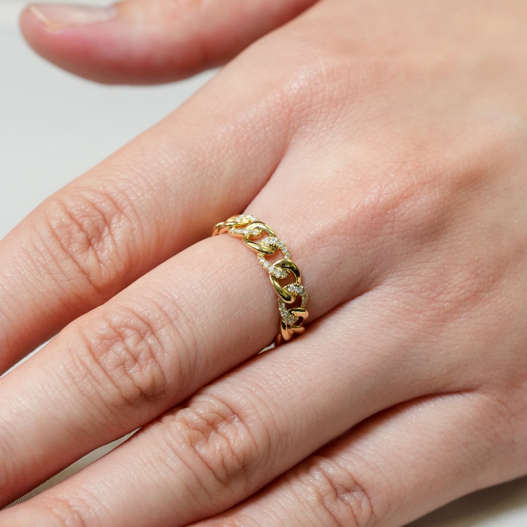 チェーンリンク ダイヤモンド リング – K18YG、0.13ct