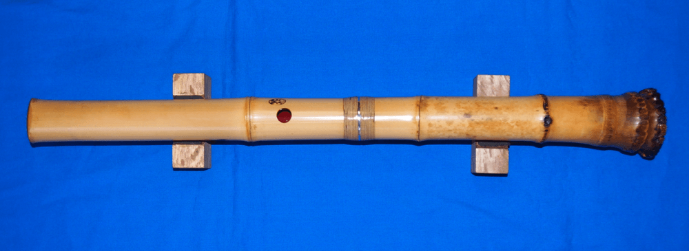 229 黒い尺八 ニ尺管 五音孔 三角形開口部 229 黒い尺八 ニ尺管 五音孔