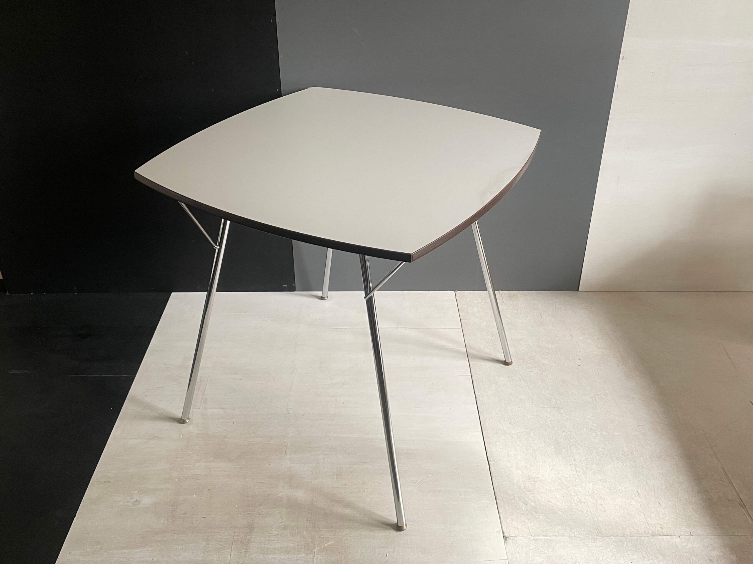 No.9978「二―ダイニングテーブル〈SHAMIDO〉：新居猛」SOLD | ボルト