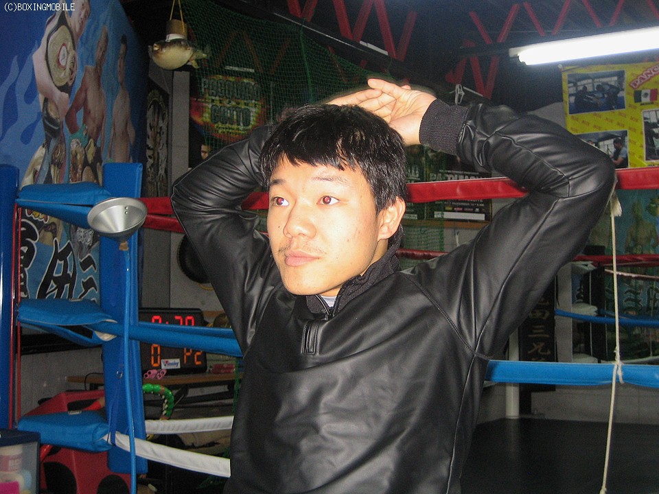 ボクシング浪速の弁慶亀田大毅実使用グローブ直筆サイン入り