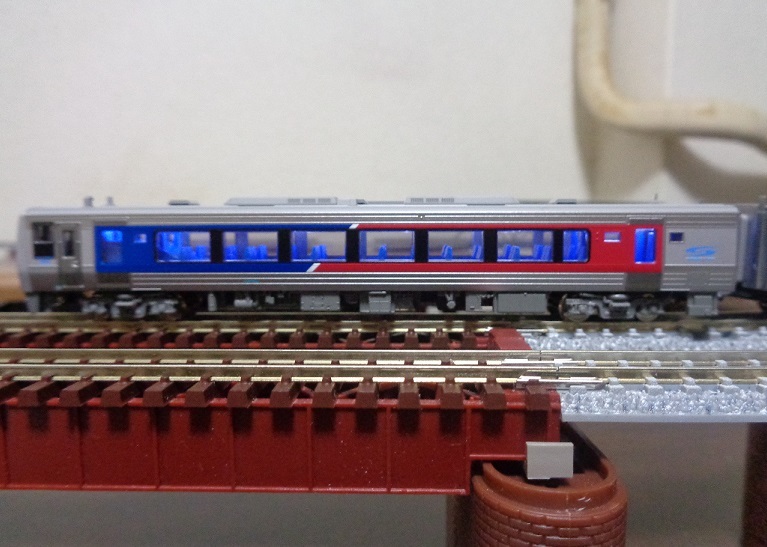 Nゲージ】KATO 10-1627 「JR四国 N2000系 3両セット」 車両編 | 【鉄道