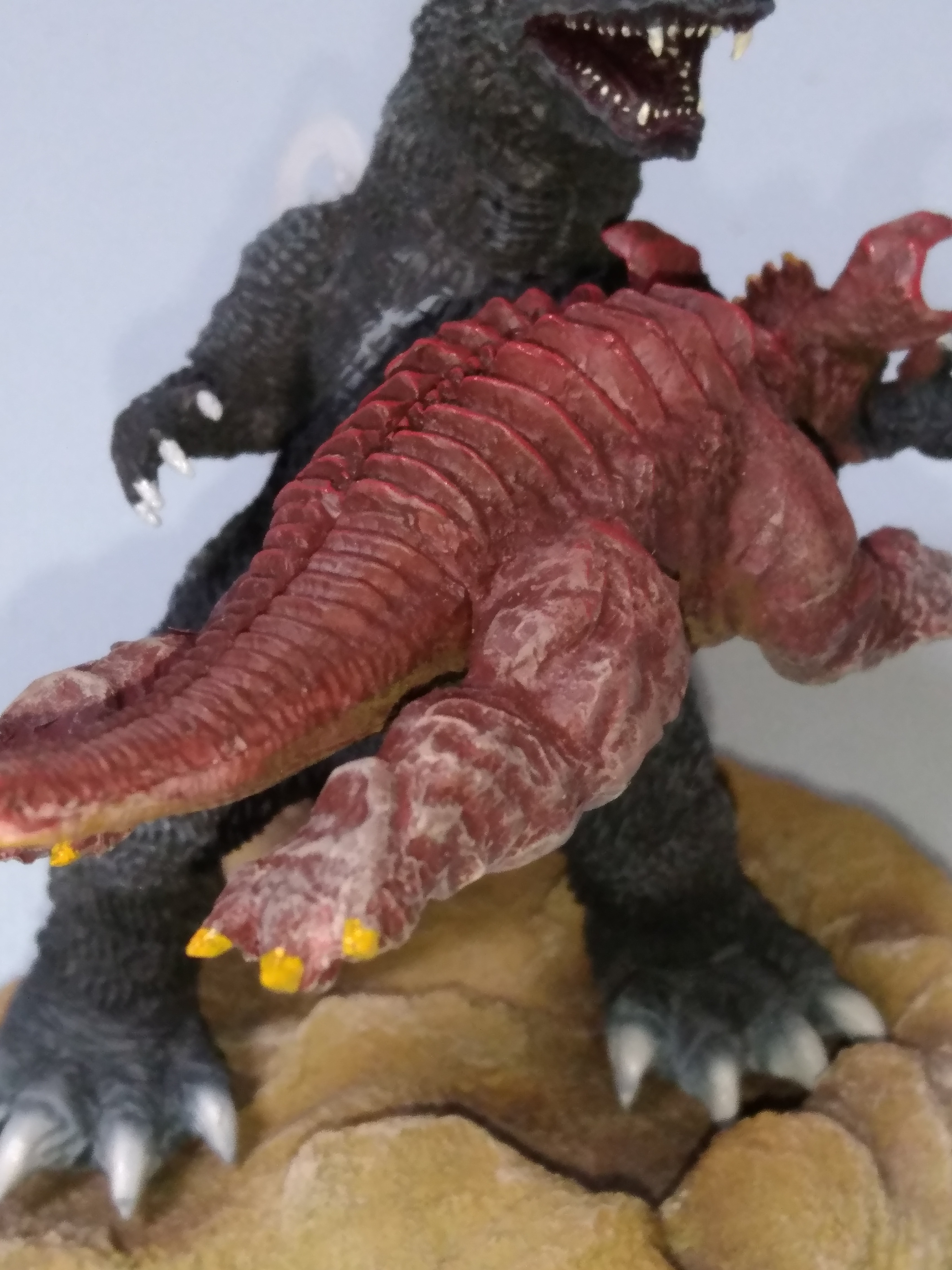 ゴジラオーナメント特撮大百科「護国聖獣 婆羅護吽(バラゴン) 跳躍ver