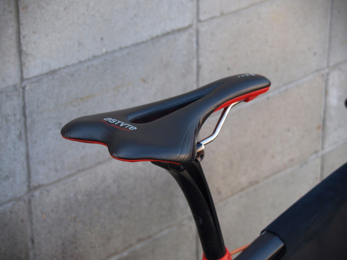 アスチュートAstvte Skyline VT 3.0 FLUO ピンクカラー アスチュート