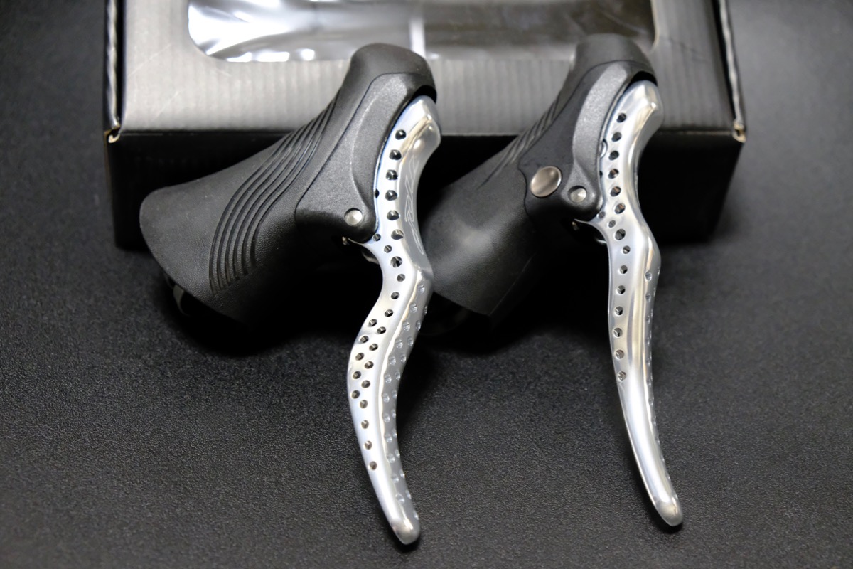 TRPのクラシックなブレーキレバーRRL SR 超軽量でリリースボタンが秀逸