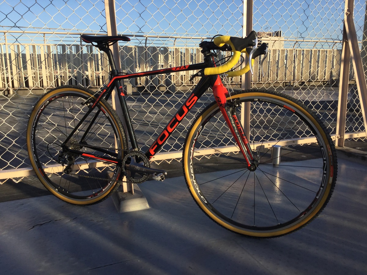 FOCUS MARES AX 4.0 – 部屋の余り物で組んだ即席シクロクロスバイク