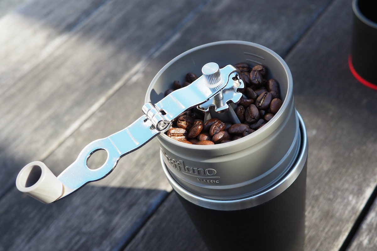アウトドアで挽きたてのコーヒーを飲みたい… と思ってカフラーノの
