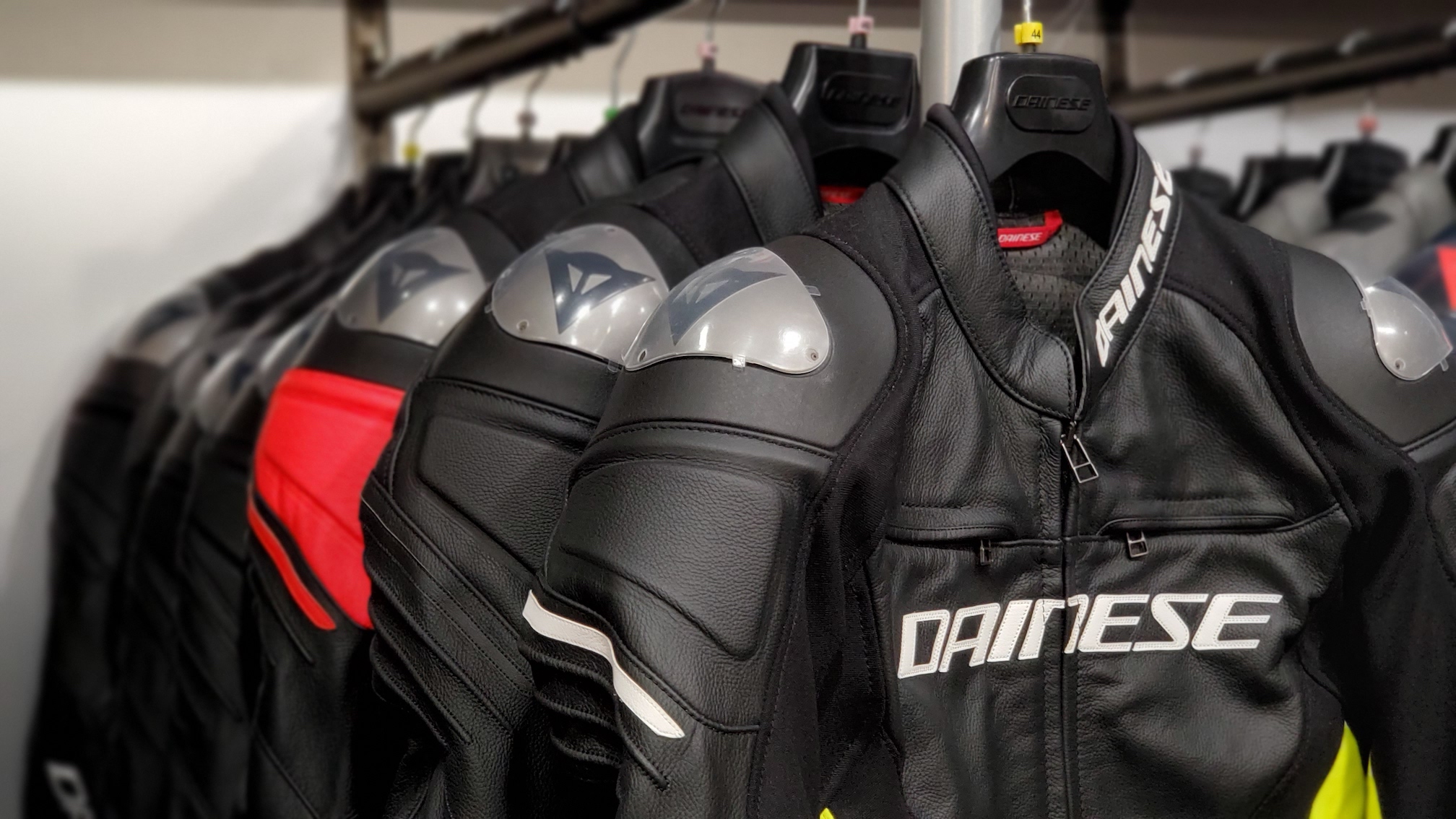 ジャケットのモデル別でのサイズ比較