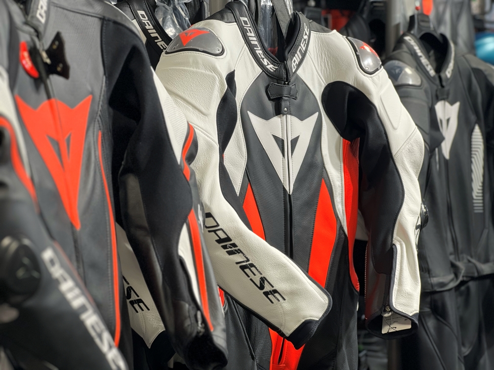 ダイネーゼ大阪 Dainese Osaka | オフィシャルWEBサイト | 革ツナギ