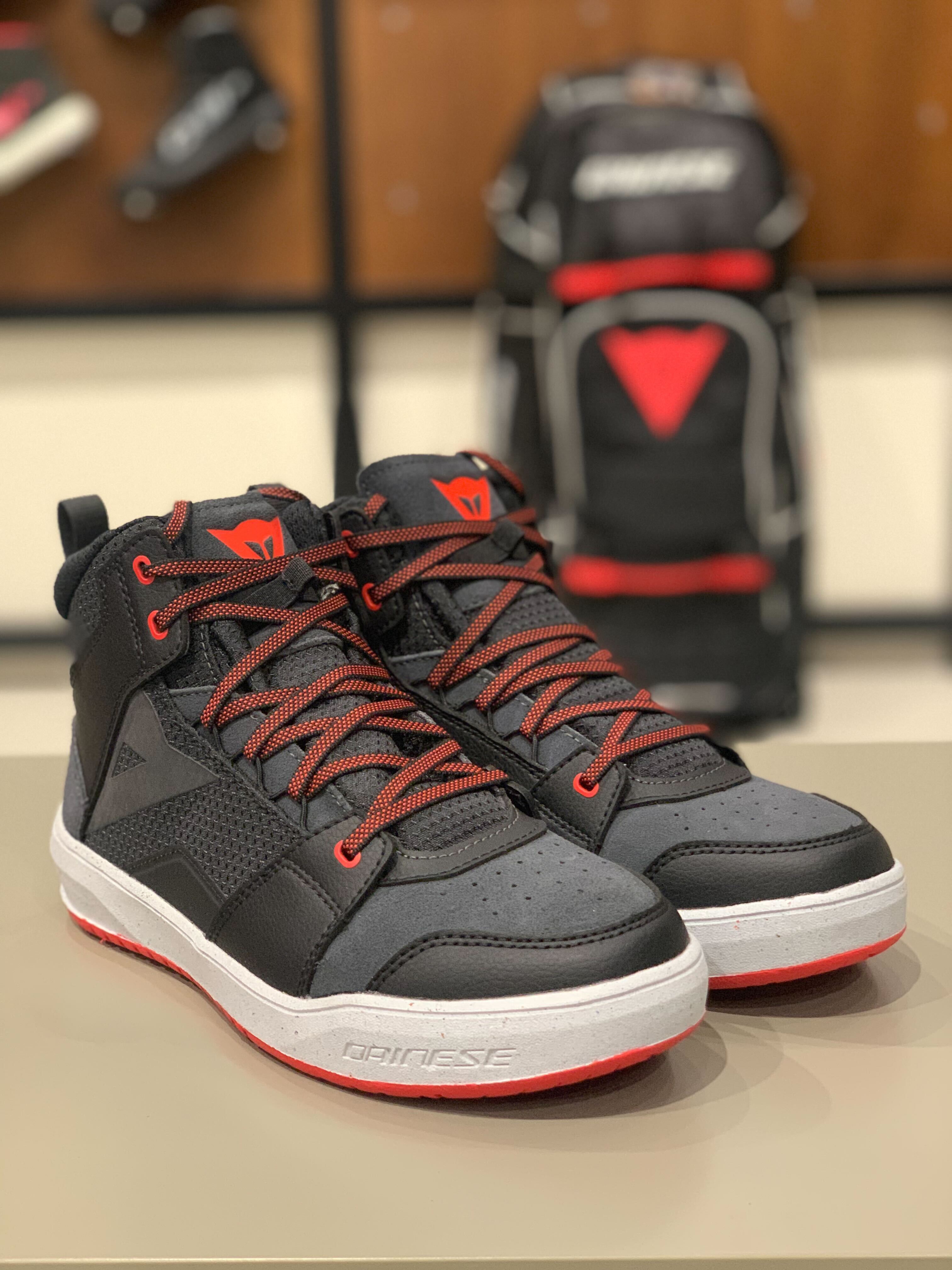 新作のカジュアルシューズをご紹介