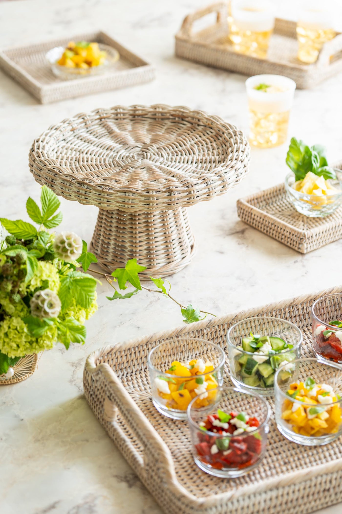 ミャンマー製ホワイトラタン ケーキスタンド – Blooming Home