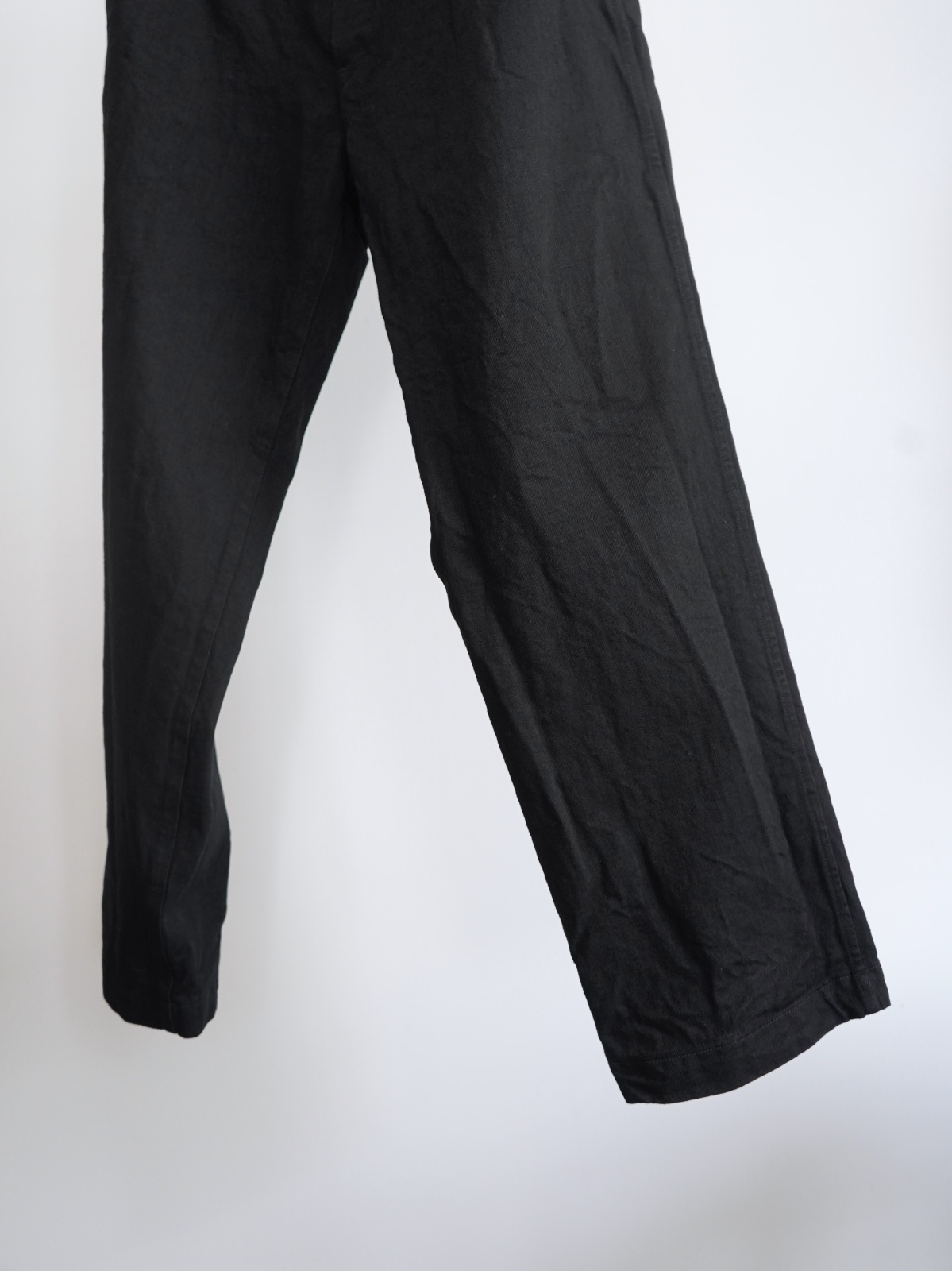 COMOLI」デニムオーバーパンツ