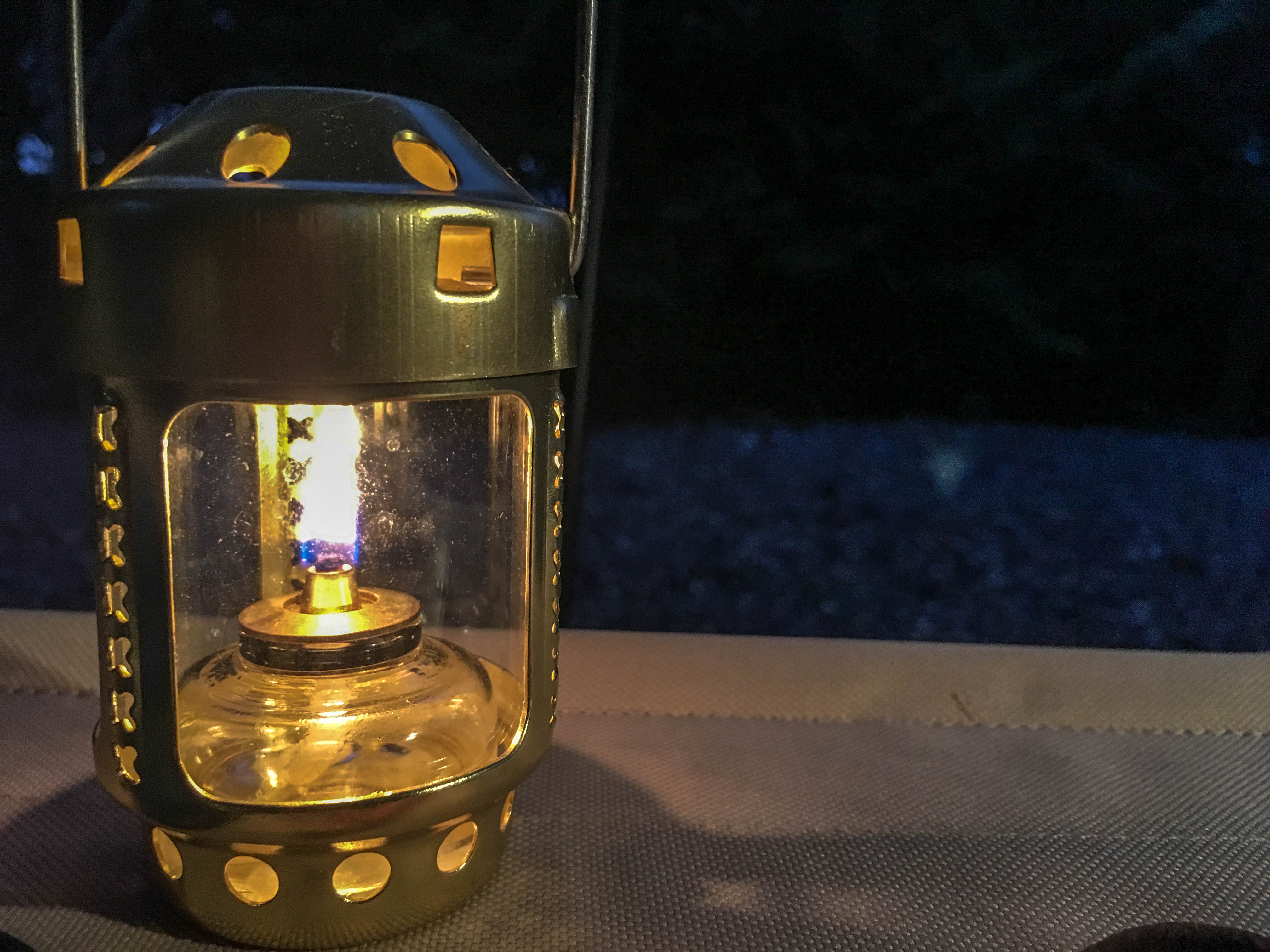 キャンプ道具レビュー】ロゴスのキャンドルランタンとルナックスの