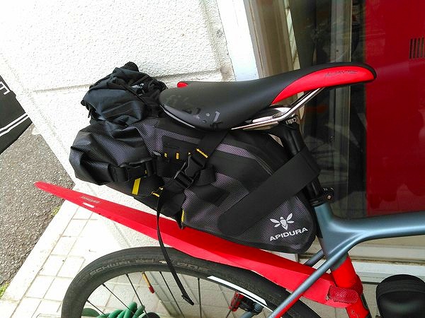 レビュー】APIDURA「SADDLE PACK DRY」 - 東京～大阪キャノンボール研究