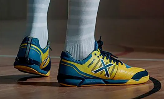 MUNICH フットサルシューズ イエロー 40 MUNICH フットサルシューズ