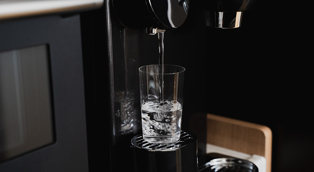 コーヒーもお茶もワンタッチで！ 浄水型ウォーターサーバー『PURE