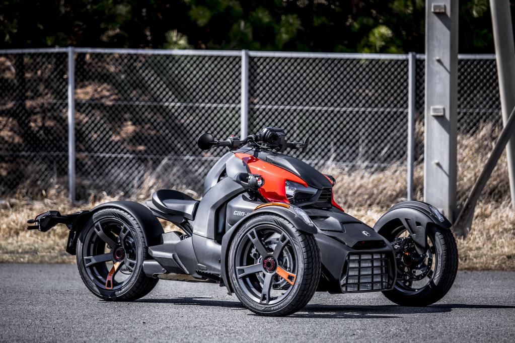 136万円は意外と安い⁉️】バイク免許不要の3輪モデル、BRP・Can-Am