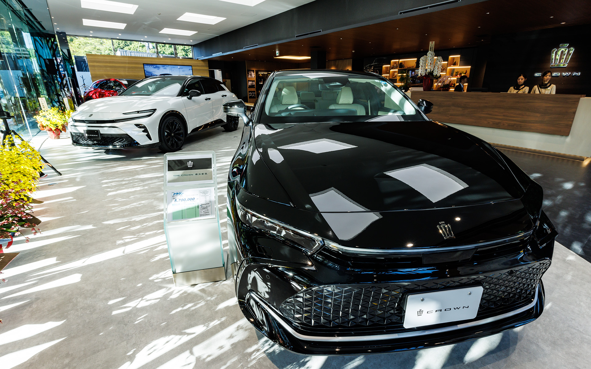 トヨタ、クラウンの専門店「THE CROWN 横浜都筑」オープン トヨタ初と