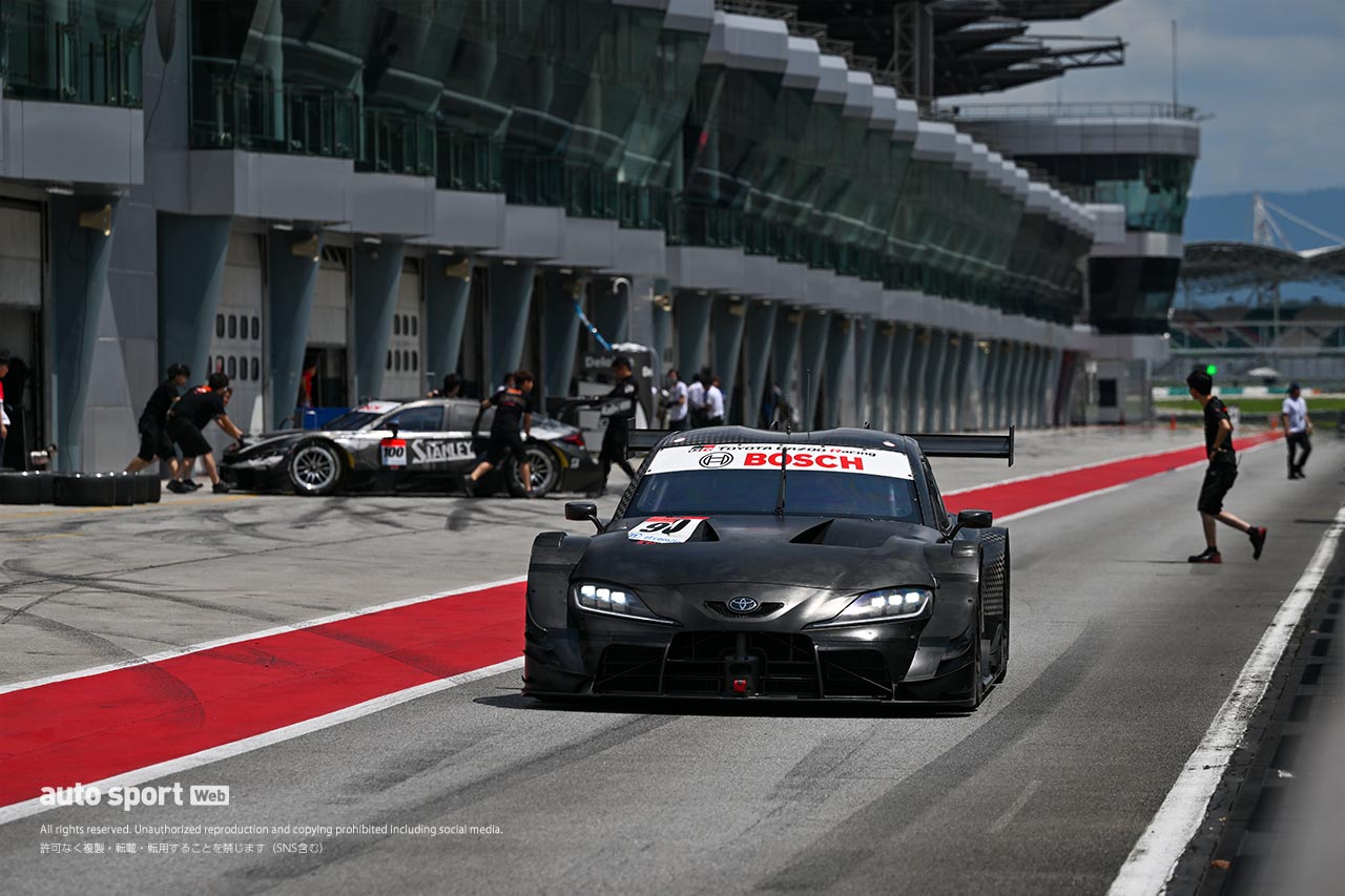 8台のGT500車両が参加しセパンでスーパーGTウインターテストがスタート