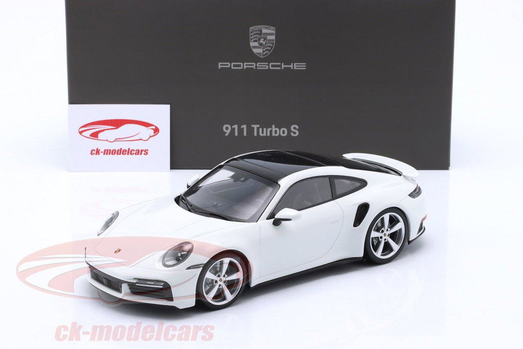 Minichamps 1:18 Porsche 911 (992) Turbo S Baujahr 2021 weiß