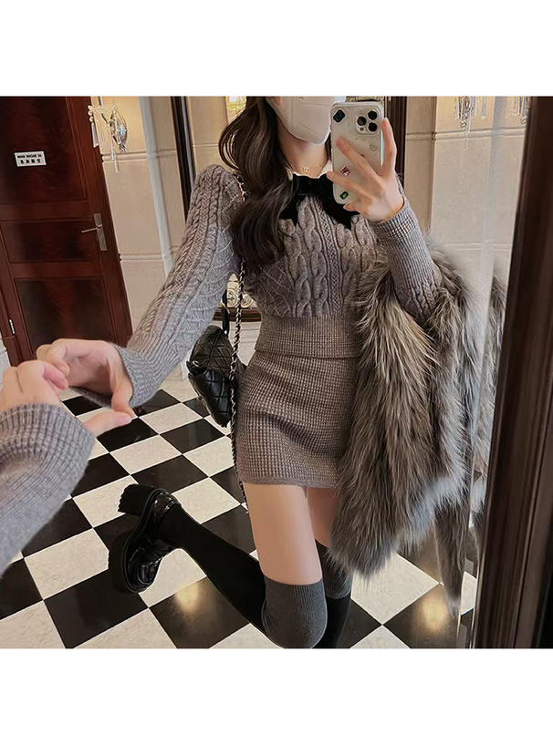 リボン付きケーブル編みトップス×タイトミニスカートニット