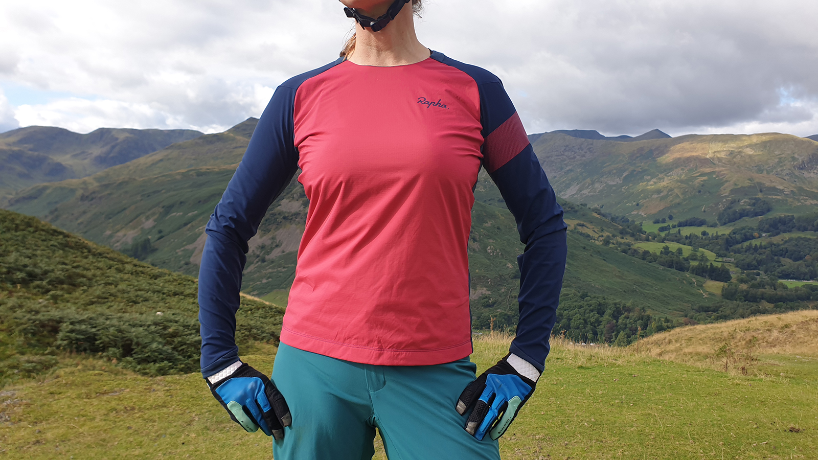 Rapha Women's Trail Windblock Jersey review | Bike Perfect