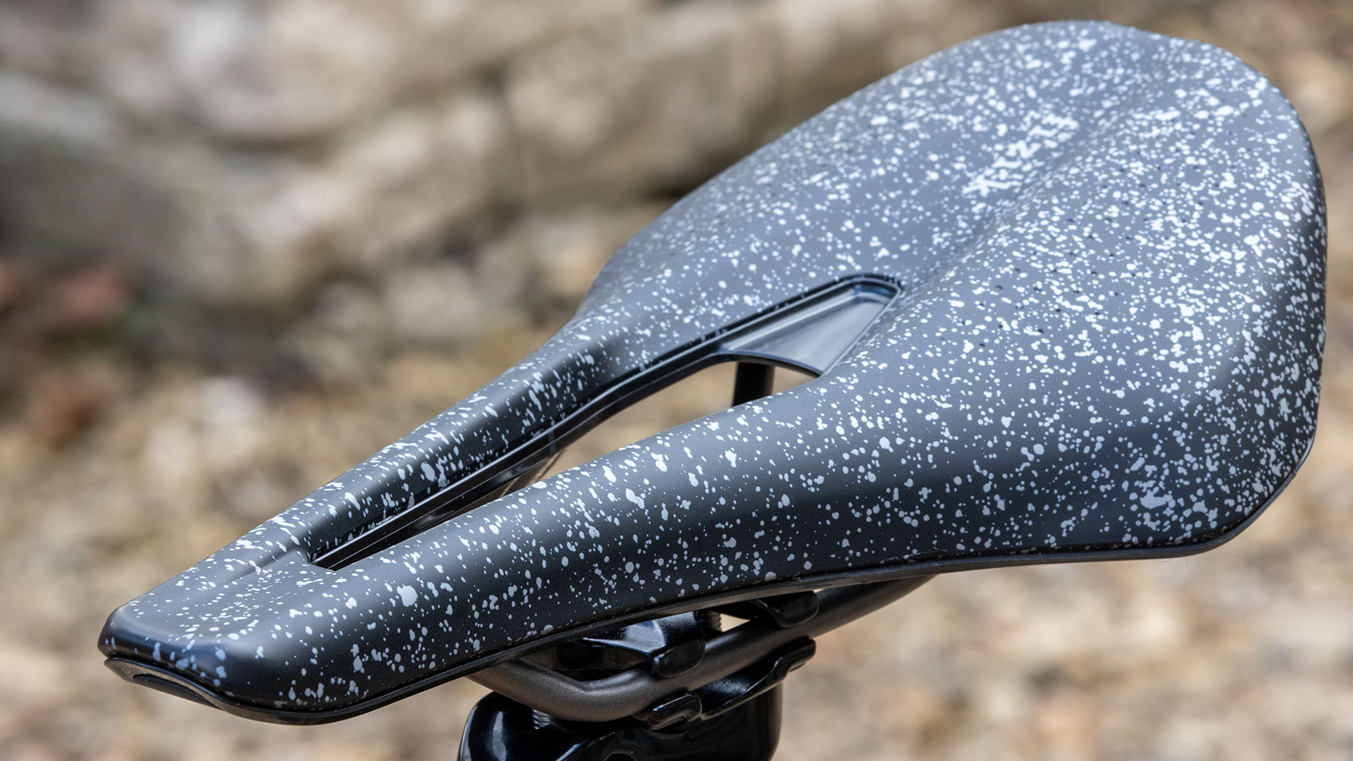 Fizik Tempo Argo R3 Les Classiques saddle review: comfort both on
