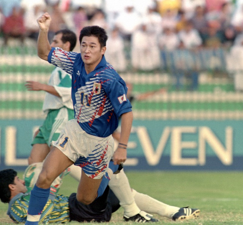 プロ37年目で14クラブ目 「キングカズ」三浦知良、情熱の足跡 | 毎日新聞