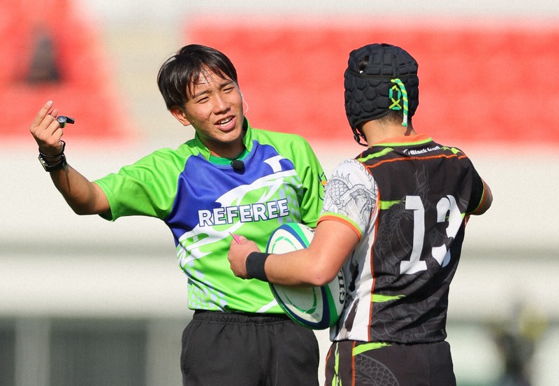 花園で初の高校生レフェリー 京都成章・延原さん 全国高校ラグビー