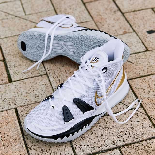 スニダンで購入可】8/8発売 NIKE KYRIE 7 